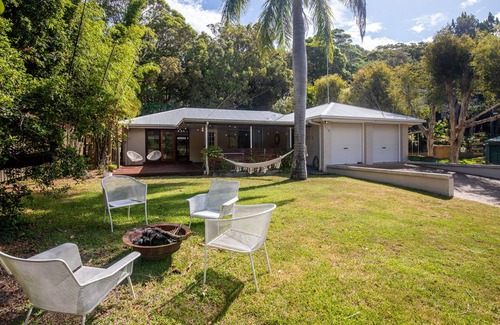 Point Lookout Haus | Palm Beach House - Spacious low set house high up on Tramican Street