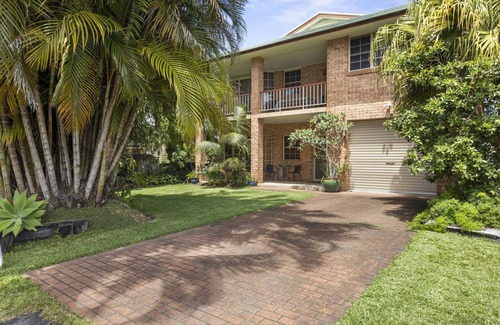 Red Rock Haus | Palm Beach House - Red Rock location