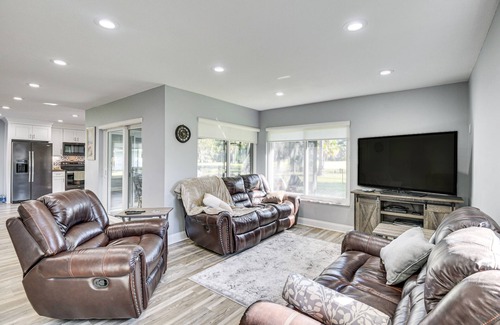Palm Harbor Haus | Palm Coast Home w/ Screened Patio, 3 Mi to Beach!