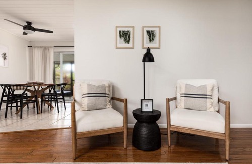 Walsingham Haus | Palm House~Heated Pool~8 min to Beach