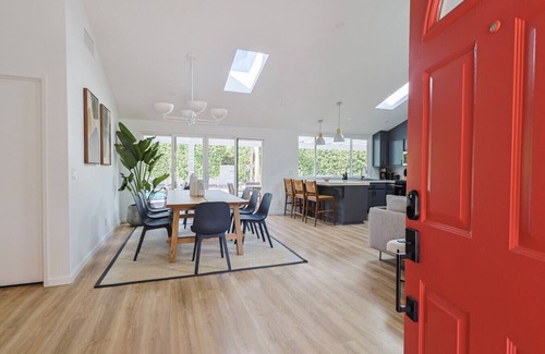 Racquet Club West Haus | Palm Springs Villa for 12, Pool, Casita, Game Room