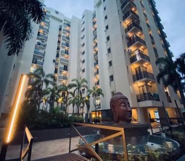 Rajkot Wohnung | Palm Suite With Sky Terrace Penthouse 11th Floor