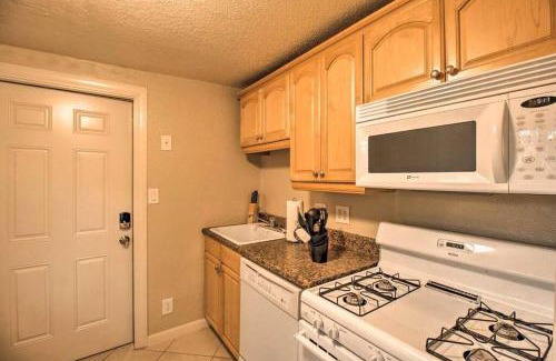 Southwest Wohnung | Palm Wave Stays - Central and Cozy Apt