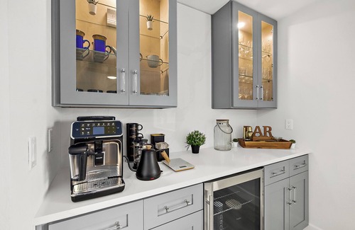 Palm Harbor Haus | Palmasis Oasis - A Picturesque Luxury waterfront Getaway