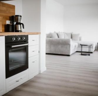 Ploen Wohnung | Panorama-Seeblick, Privater Steg, Balkon, Parkplatz