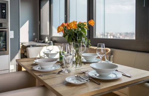 Neulerchenfeld Haus | Panorama-Suite mit Blick über die Kaiserstadt Wien