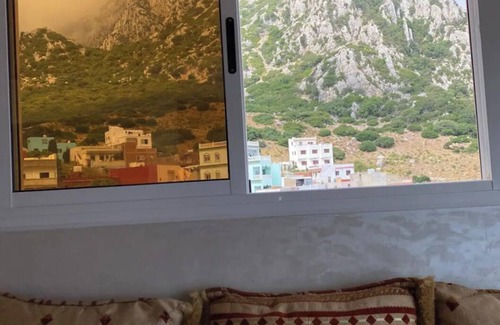 Belyounech Haus | Panoramic Paradise: Ultimate Beachfront Views Appartement