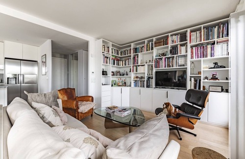 Levallois-Perret Wohnung | Panoramic Wonder, by Veeve