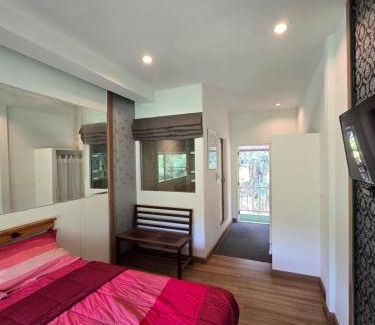 Suan Phueng Haus | PapaVacay สวนผึ้ง