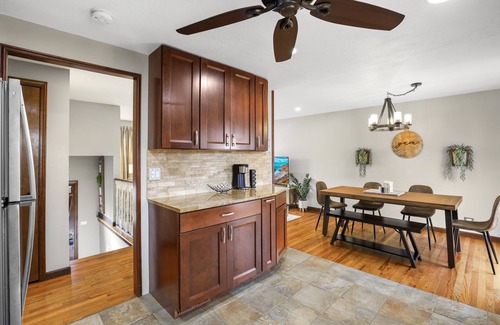 Wasco Haus | Paradise 4BR’s w/ Pool & Games