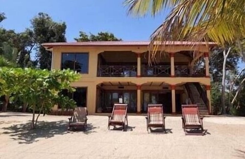 Sittee River Village Haus | Paradise Beach Belize Suite B (downstairs)