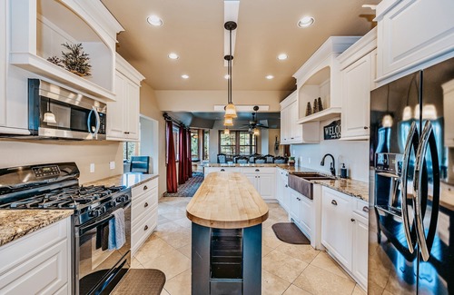 Flagstaff Haus | PARADISE! Family Reunions, Business Retreats, Vacations