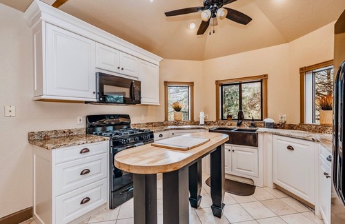 Flagstaff Haus | PARADISE! Family Reunions, Business Retreats, Vacations