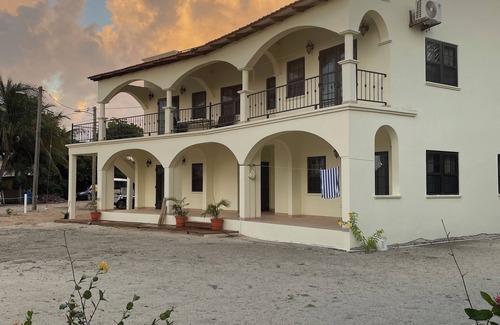 Placencia Wohnung | Paradise Inn Placencia - Turtle Suite on the beach