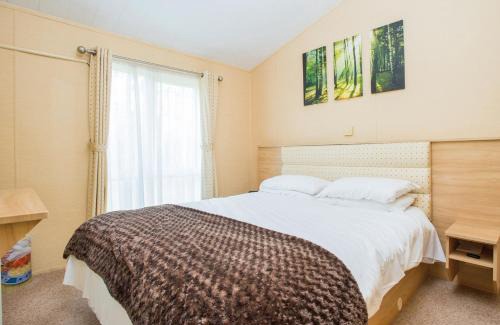 Storwood Resort | Paradise Lakeside Lodges