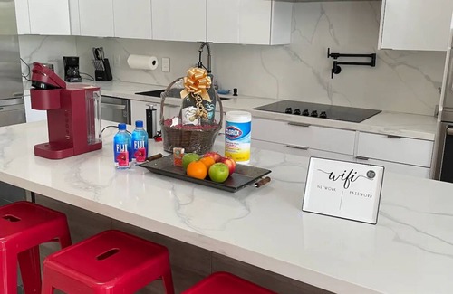 Sunrise Haus | Paradise On The Lake 15-20mins from the beaches & FLL airport