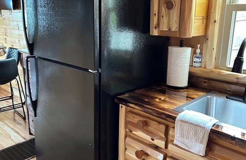 Millersburg Kabine | Paradise Peak Cabins “Songbird”outdoor hot tub in the heart of Amish Country