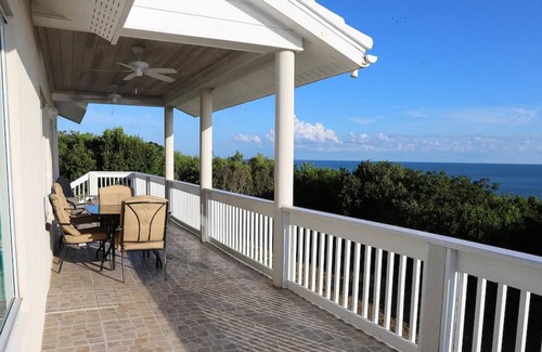 Governor's Harbour Haus | Paradise Pointe by Eleuthera Vacation Rentals