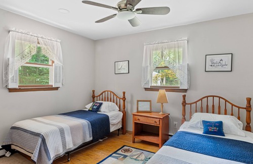 Southold Hütte | Paradise Shores Beach Cottage | Cottage in Southold near private beach