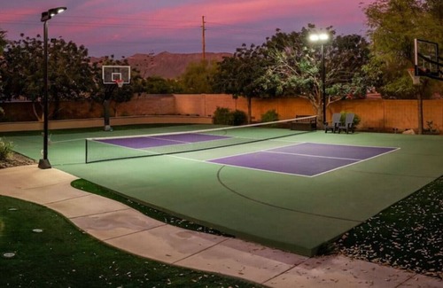 East Mesa Wohnung | Paradise Waterslide Grotto SportsCourt Playground