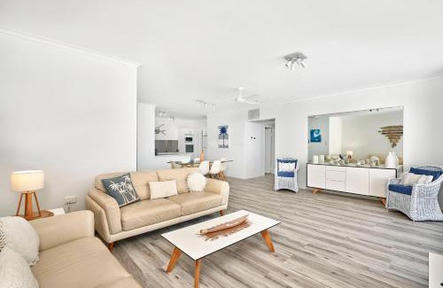 Palm Cove Wohnung | Paringa Beachfront Apartment 7 with Ocean Views
