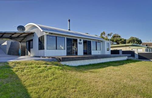 Dodges Ferry Haus | Park Beach Retreat