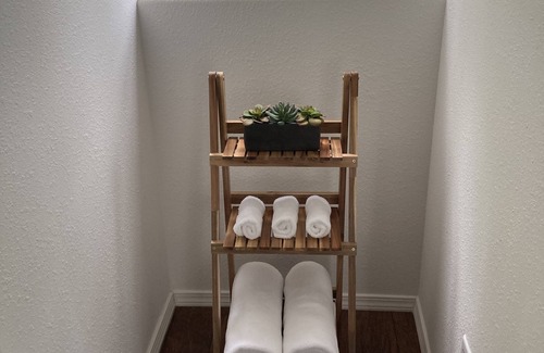 Hagerman Wohnung | Park-like setting near river, trails, hot springs and so much more!