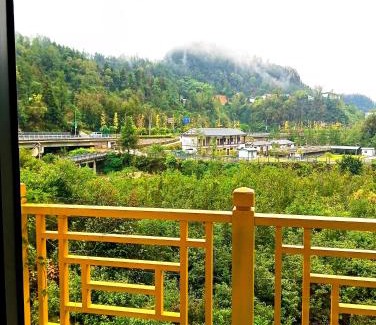 Wulingyuan Haus | Park One B&B Zhangjiajie Forest Park Scenic Area Shop