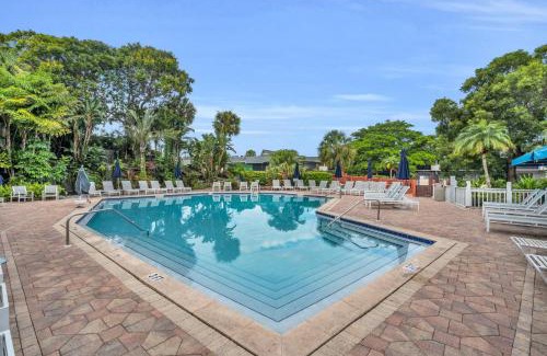 Park Shore Resort | Park Shore Resort by Mike Z Rentals