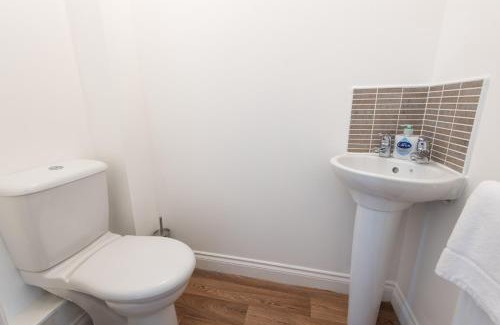 Billingham Wohnung | Park View - Stunning 2 bedroom house, both en-suite, 2 parking