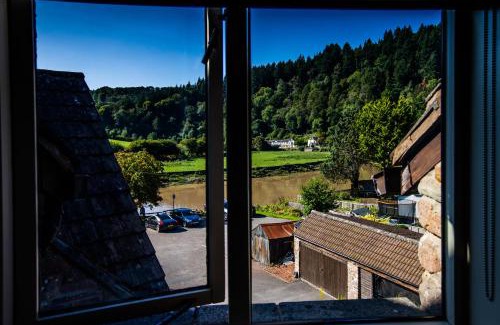 Tintern Haus | Parva Farmhouse Riverside Guesthouse