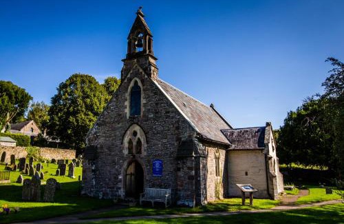 Tintern Haus | Parva Farmhouse Riverside Guesthouse