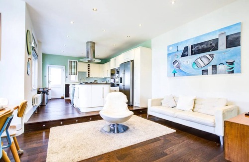 Leigh-on-Sea Haus | Pass the Keys | Large house Leigh Sea views