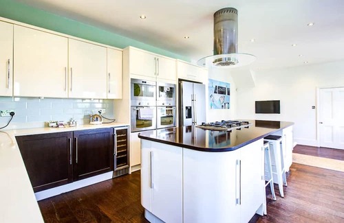 Leigh-on-Sea Haus | Pass the Keys | Large house Leigh Sea views