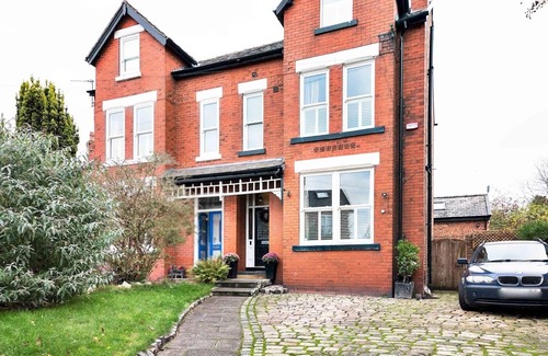 Offerton Haus | Pass the Keys | Large beautiful Edwardian Home in South Manchester