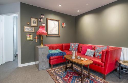 Roath Haus | Pass the Keys Lovely 1 Bed Apartment with Parking close to City