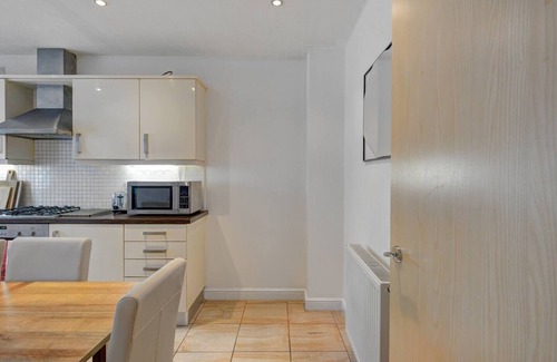Wythenshawe Haus | Pass the Keys | Modern Townhouse With 3 Bathrooms