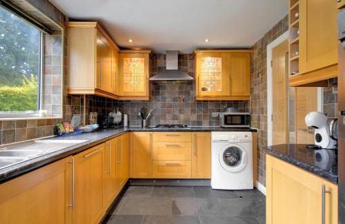 Cheadle Haus | Pass the Keys Modern Comfortable Home with parking