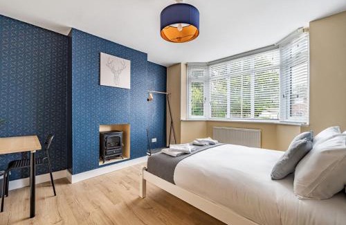 Iffley Haus | Pass the Keys Stunning Modern 4 Bed with Parking and Garden