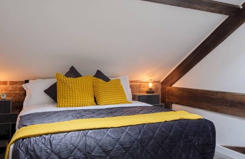 Kirk Sandall Wohnung | Pass the Keys | Wonderful historic conversion