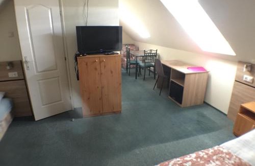 Gyongyospata Bed & Breakfast | Patavár Panzió Étterem