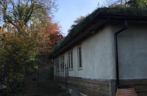 Upton Cheyney Haus | Pathways, Beachwood Cottage