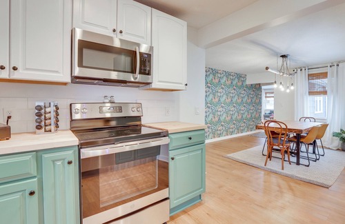 Meyers Lake Hütte | Patio & Lake Views: Family-Friendly Canton Retreat