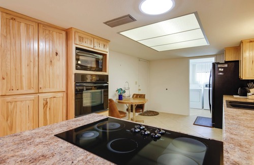 Apache Junction Haus | Patio & Mtn Views: 55 + Apache Junction Home!