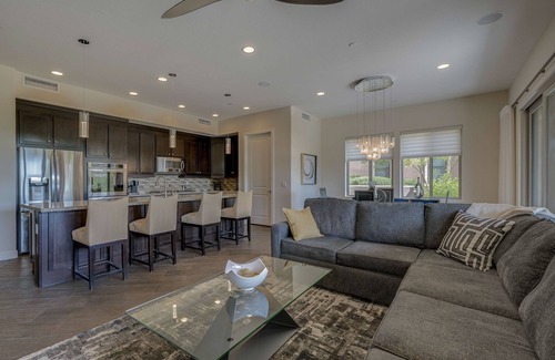 Troon North Eigentumswohnung | Patios & Mountain Views at Modern Scottsdale Condo