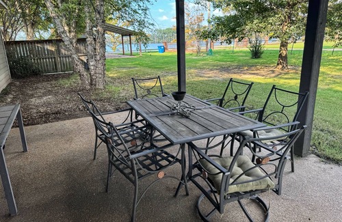 Dundee Haus | Patton’s Place on beautiful Moon Lake near Clarksdale, MS and Helena, AR