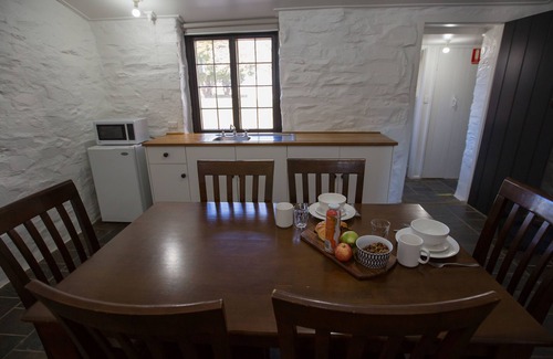 Burra Hütte | Paxton Square Cottages