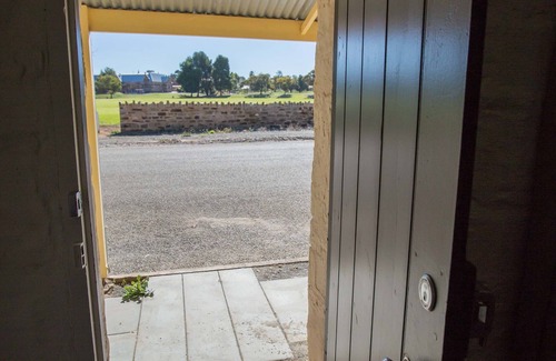 Burra Hütte | Paxton Square Cottages