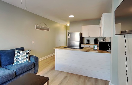 Thomas Drive Eigentumswohnung | PC Beach Retreat B | Near Beach with Large Shared Backyard and Outdoor Shower