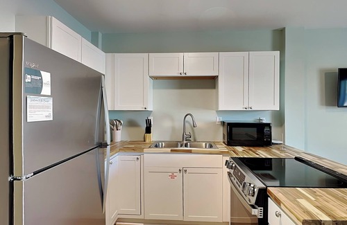 Thomas Drive Eigentumswohnung | PC Beach Retreat B | Near Beach with Large Shared Backyard and Outdoor Shower